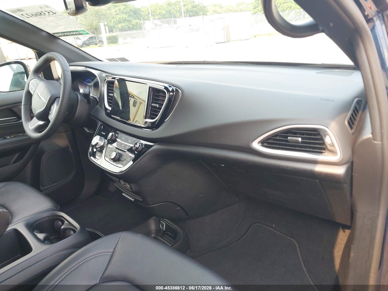 2025 CHRYSLER PACIFICA SELECT · 5/11