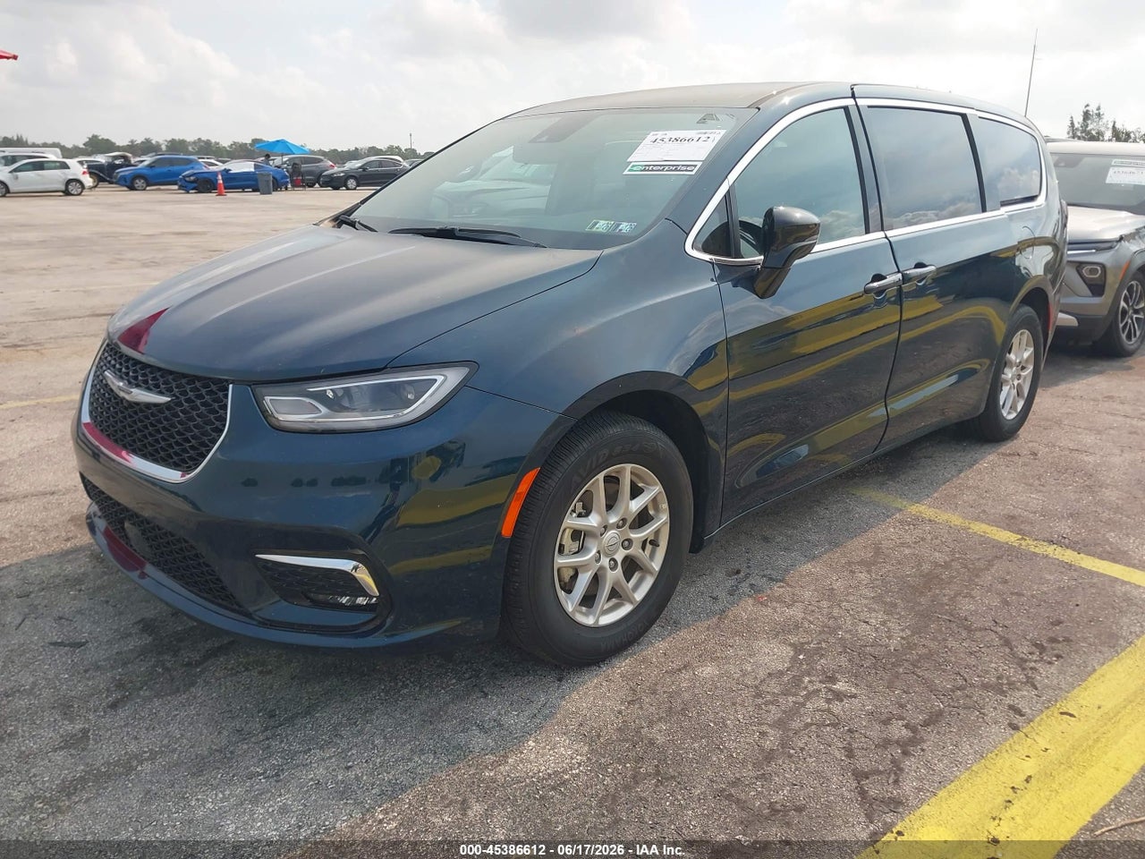 2025 CHRYSLER PACIFICA SELECT · 2/11
