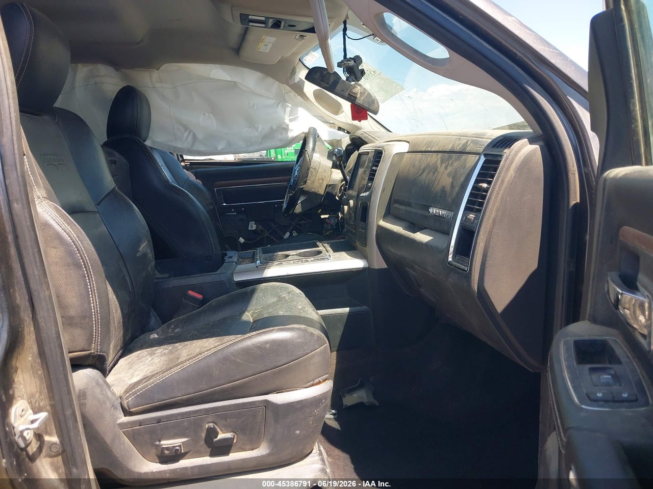 2015 RAM 2500 LARAMIE · 5/11