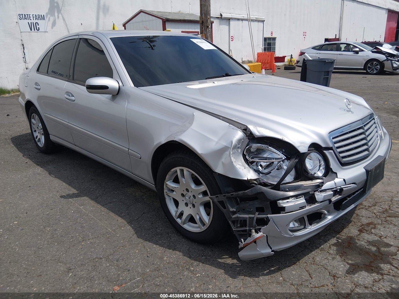 WDBUF65J35A****** · 2005 MERCEDES-BENZ E 320