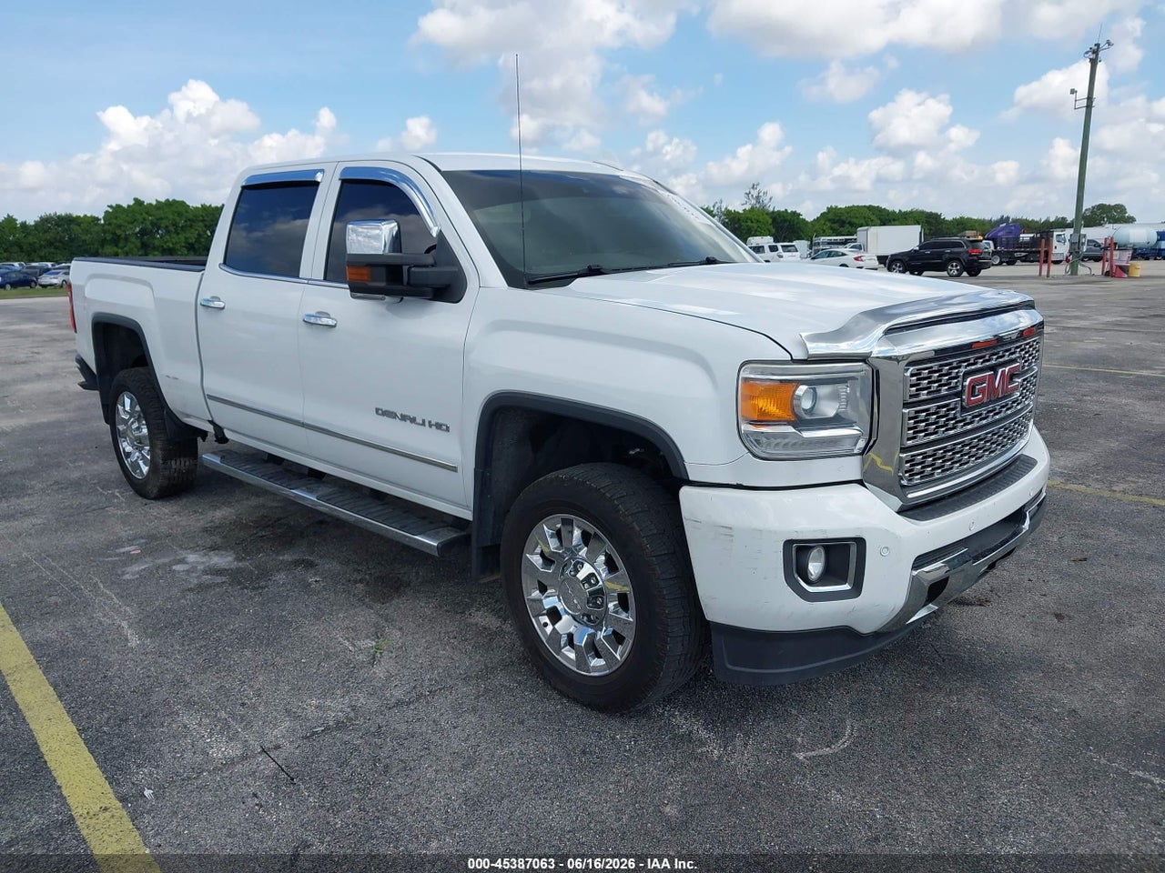 1GT11UEG1GF****** · 2016 GMC SIERRA 2500HD DENALI