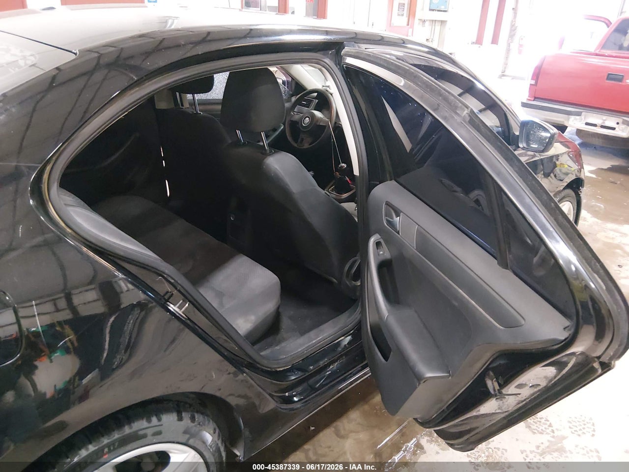 3VW1K7AJ2EM****** · 2014 VOLKSWAGEN JETTA 2.0L S · 8/11