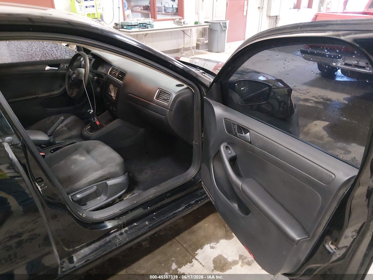 3VW1K7AJ2EM****** · 2014 VOLKSWAGEN JETTA 2.0L S · 5/11