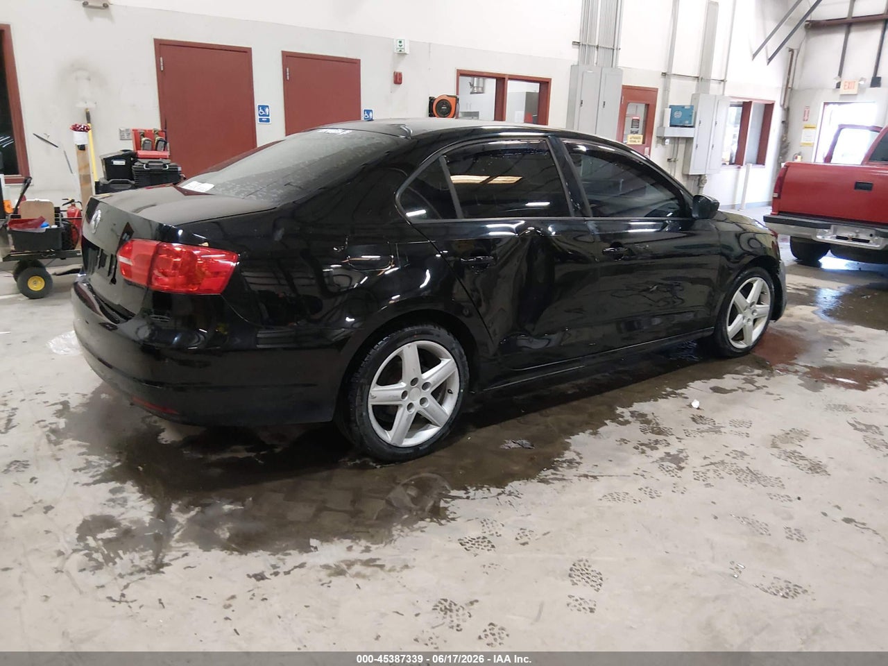 3VW1K7AJ2EM****** · 2014 VOLKSWAGEN JETTA 2.0L S · 4/11