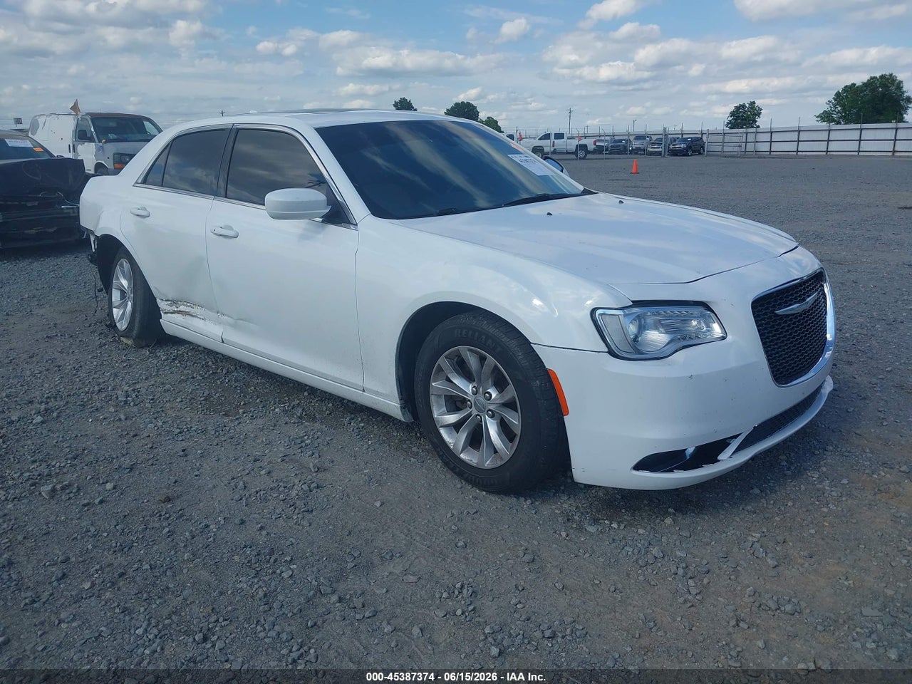 2C3CCAAG5GH****** · 2016 CHRYSLER 300 ANNIVERSARY EDITION