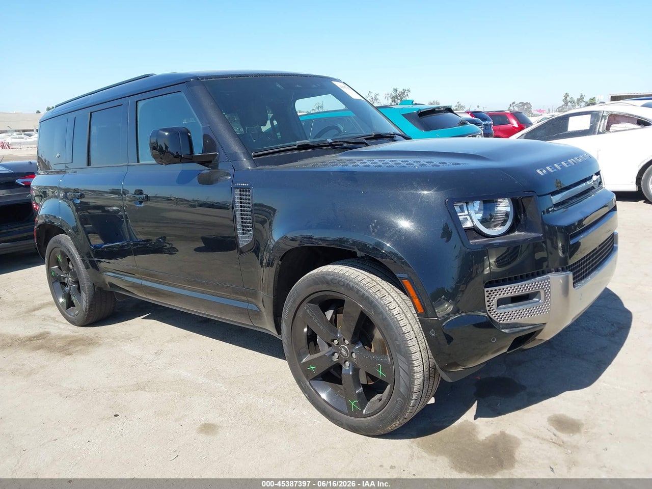 SALEJEEX4P2****** · 2023 LAND ROVER DEFENDER 110 S