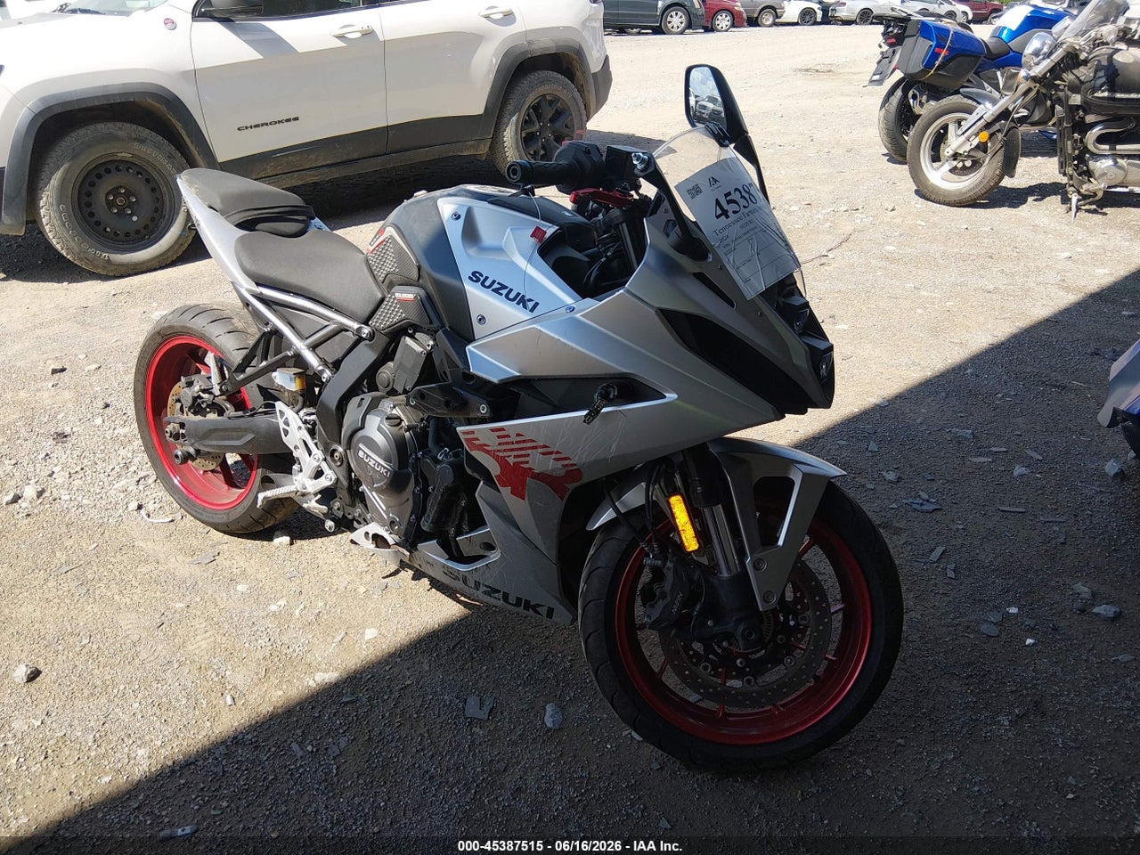 JS1EM13B6R7****** · 2024 SUZUKI GSX800 F