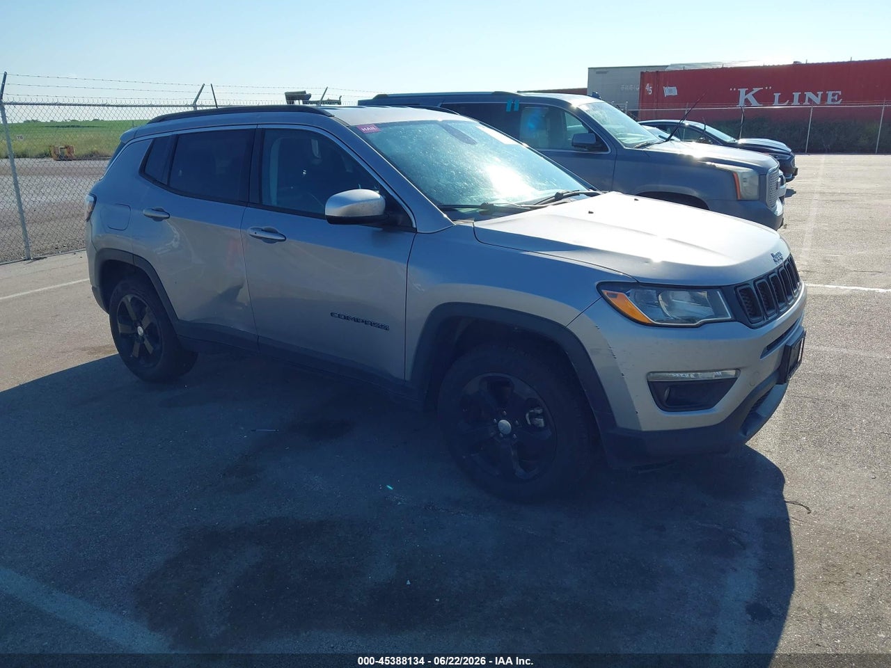 3C4NJDBB9JT****** · 2018 JEEP COMPASS LATITUDE 4X4