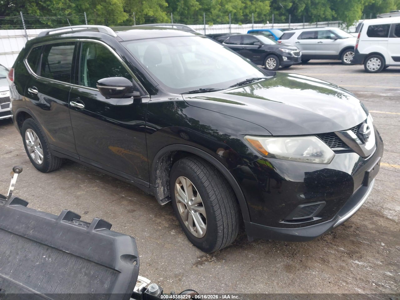 5N1AT2MV2FC****** · 2015 NISSAN ROGUE SV