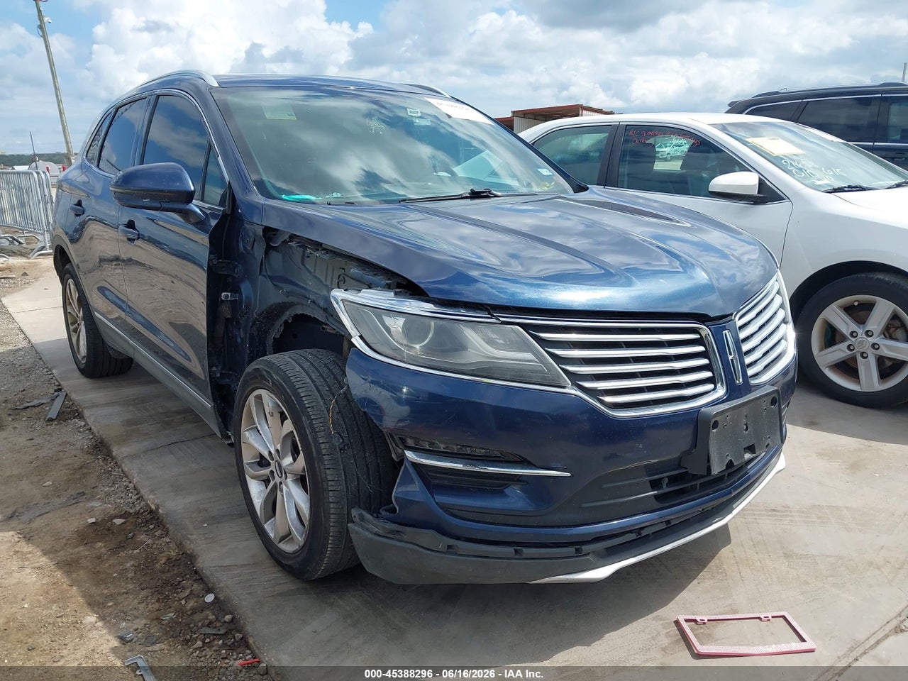5LMCJ2D9XGU****** · 2016 LINCOLN MKC SELECT