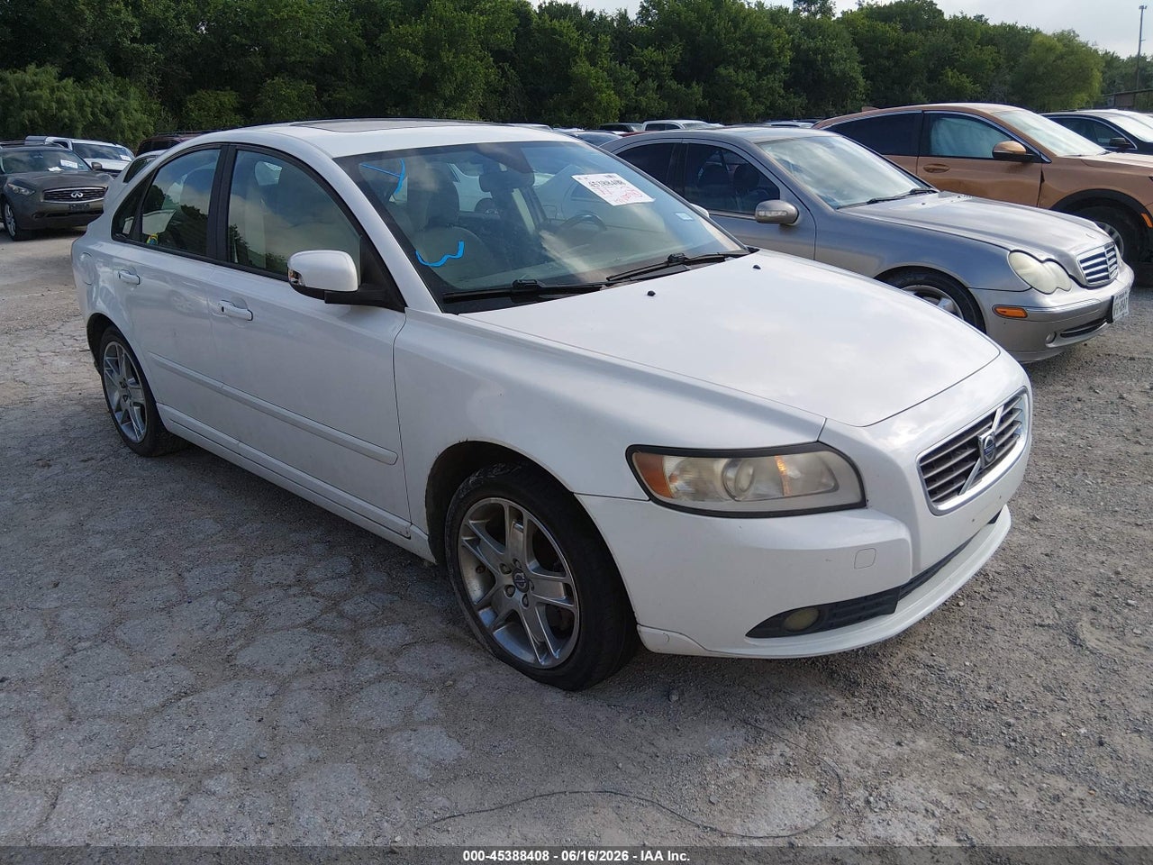 YV1382MS3A2****** · 2010 VOLVO S40 2.4I