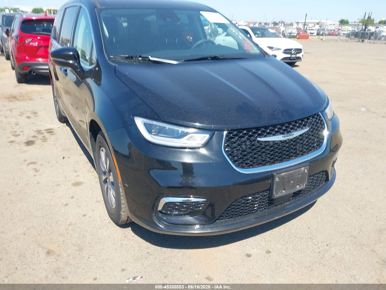 2C4RC1S72RR****** · 2024 CHRYSLER PACIFICA HYBRID SELECT