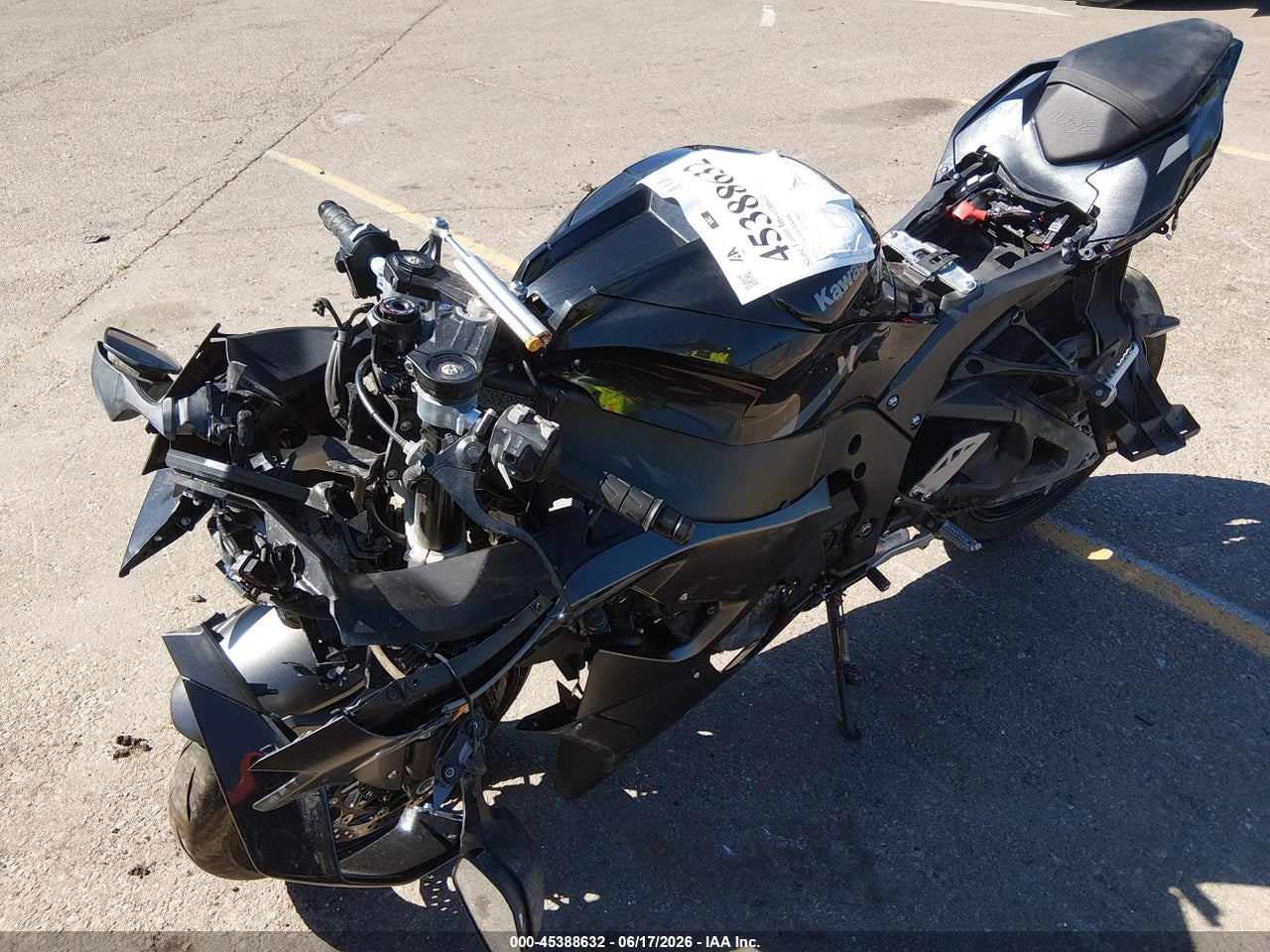 2025 KAWASAKI EX650 P · 2/10