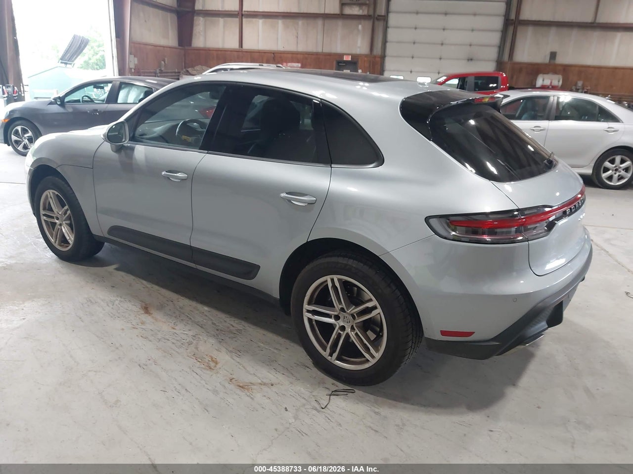 2024 PORSCHE MACAN T · 3/11