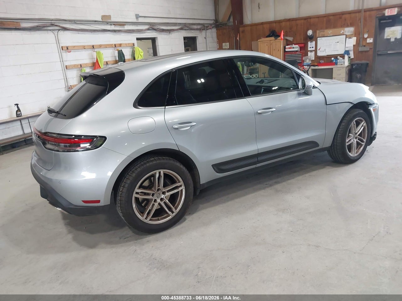 2024 PORSCHE MACAN T · 4/11
