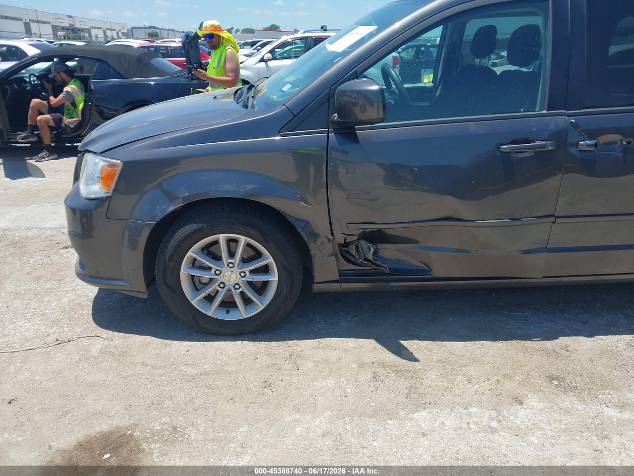 2016 DODGE GRAND CARAVAN SXT · 6/10