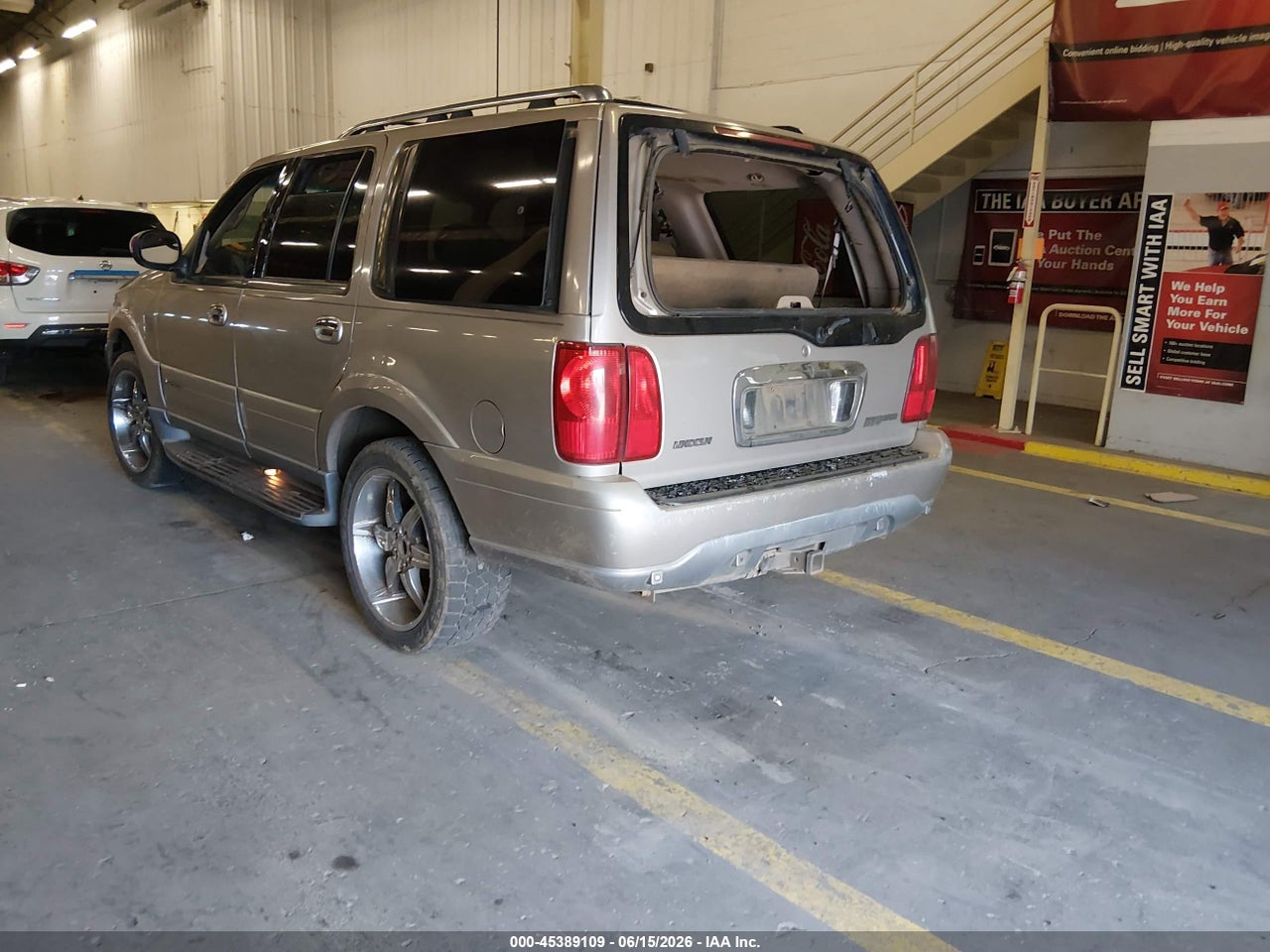 2001 LINCOLN NAVIGATOR · 3/11