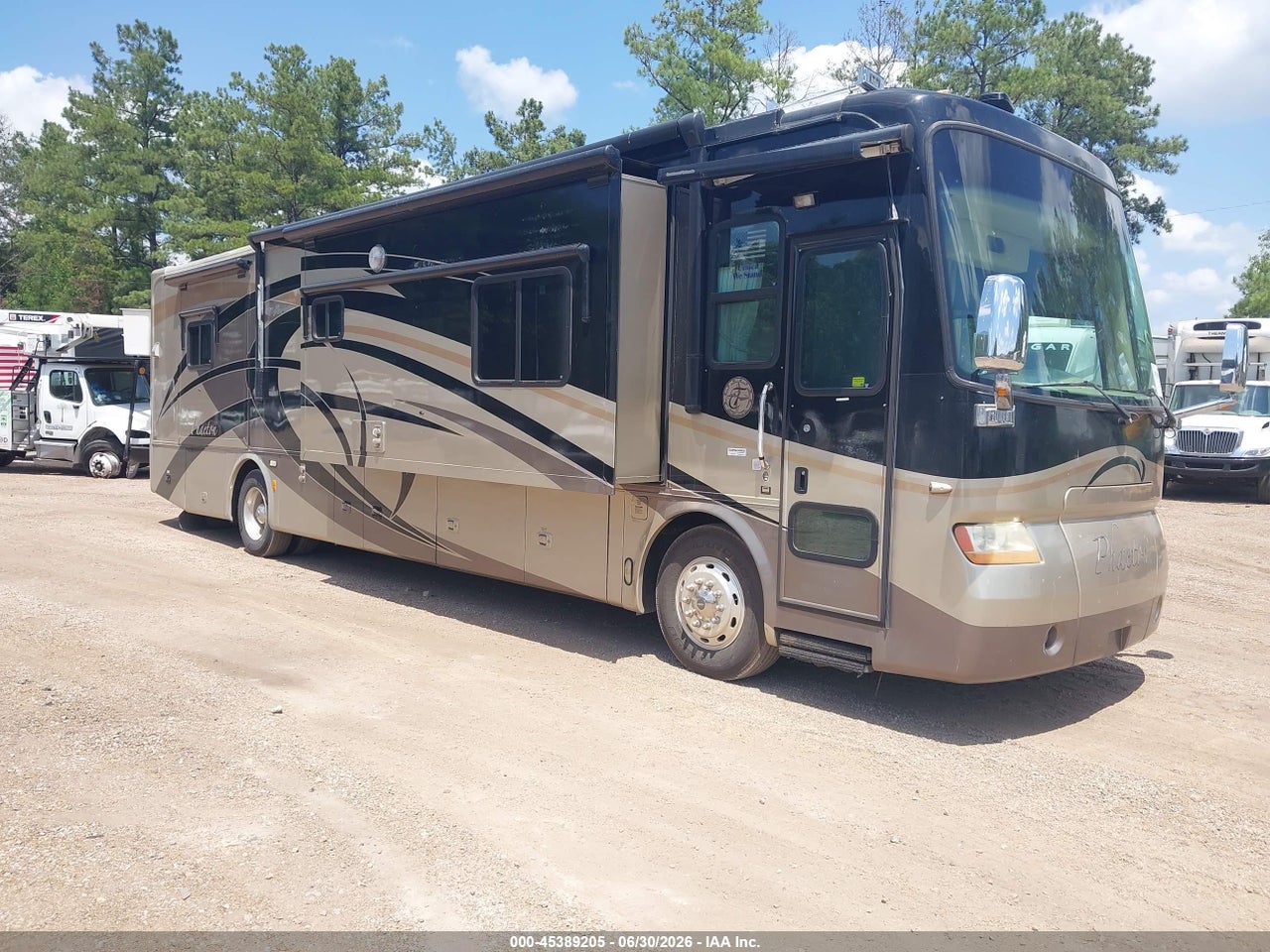 4UZAB2DJ17C****** · 2007 FREIGHTLINER CHASSIS X LINE MOTOR HOME