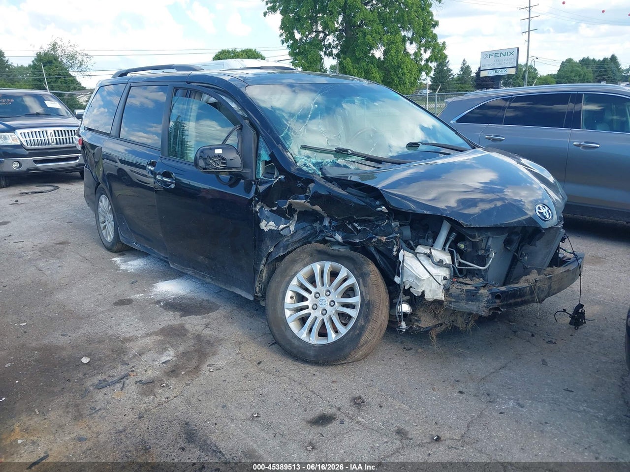 5TDDK3DC6BS****** · 2011 TOYOTA SIENNA LIMITED