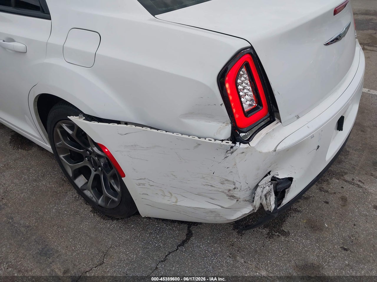 2019 CHRYSLER 300 300S · 6/11