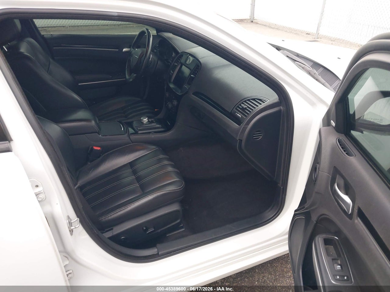 2019 CHRYSLER 300 300S · 5/11