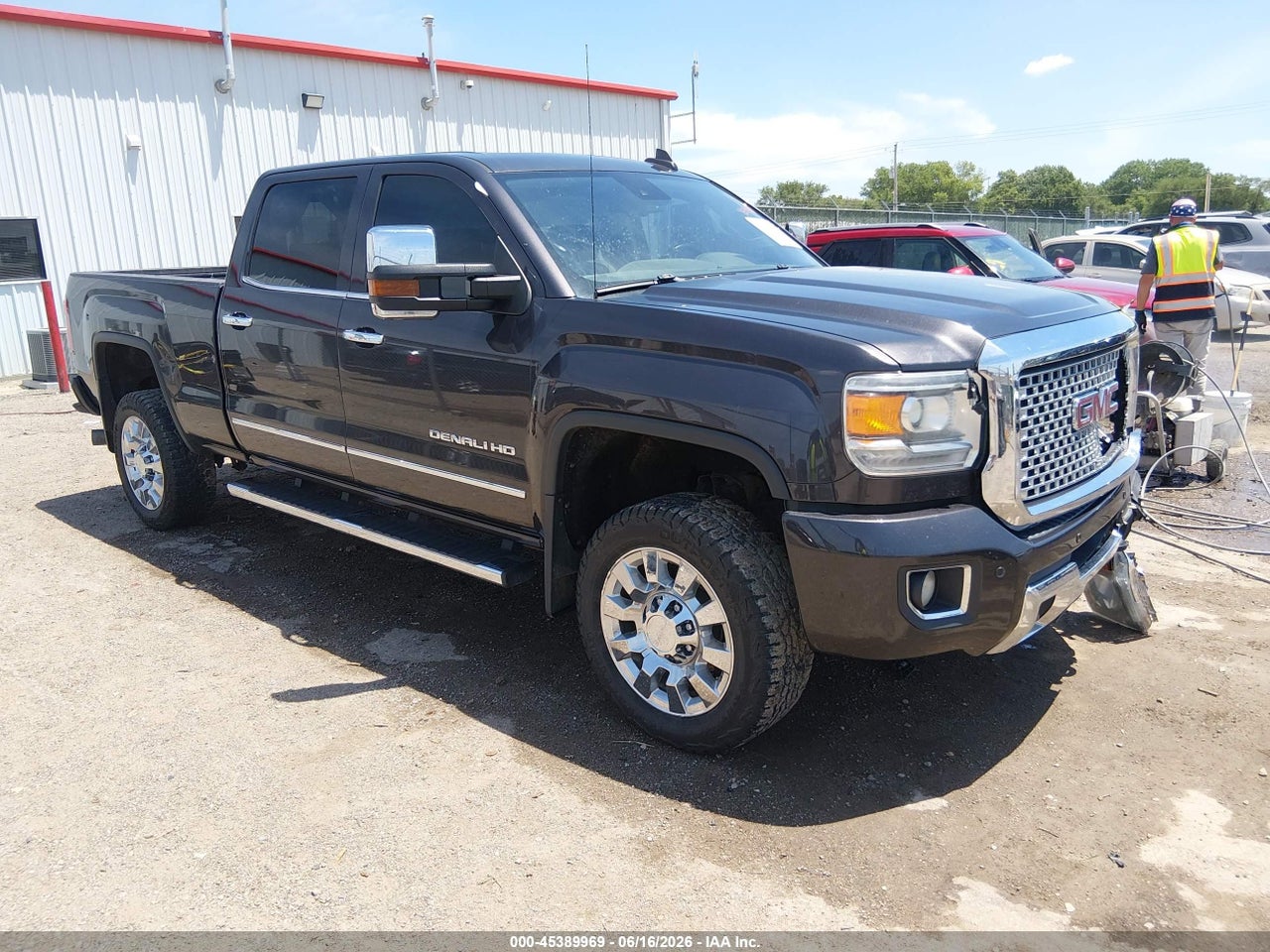 1GT120E86FF****** · 2015 GMC SIERRA 2500HD AVAILABLE WIFI DENALI
