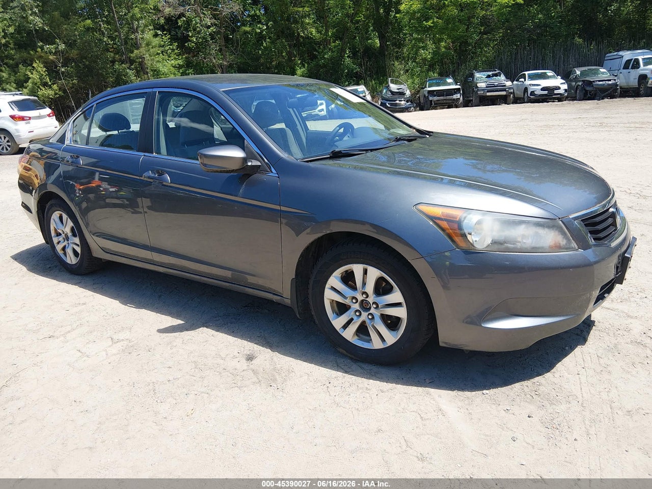 1HGCP26428A****** · 2008 HONDA ACCORD 2.4 LX-P