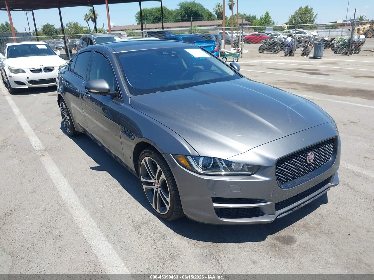 SAJAE4FX0JC****** · 2018 JAGUAR XE 25T PRESTIGE