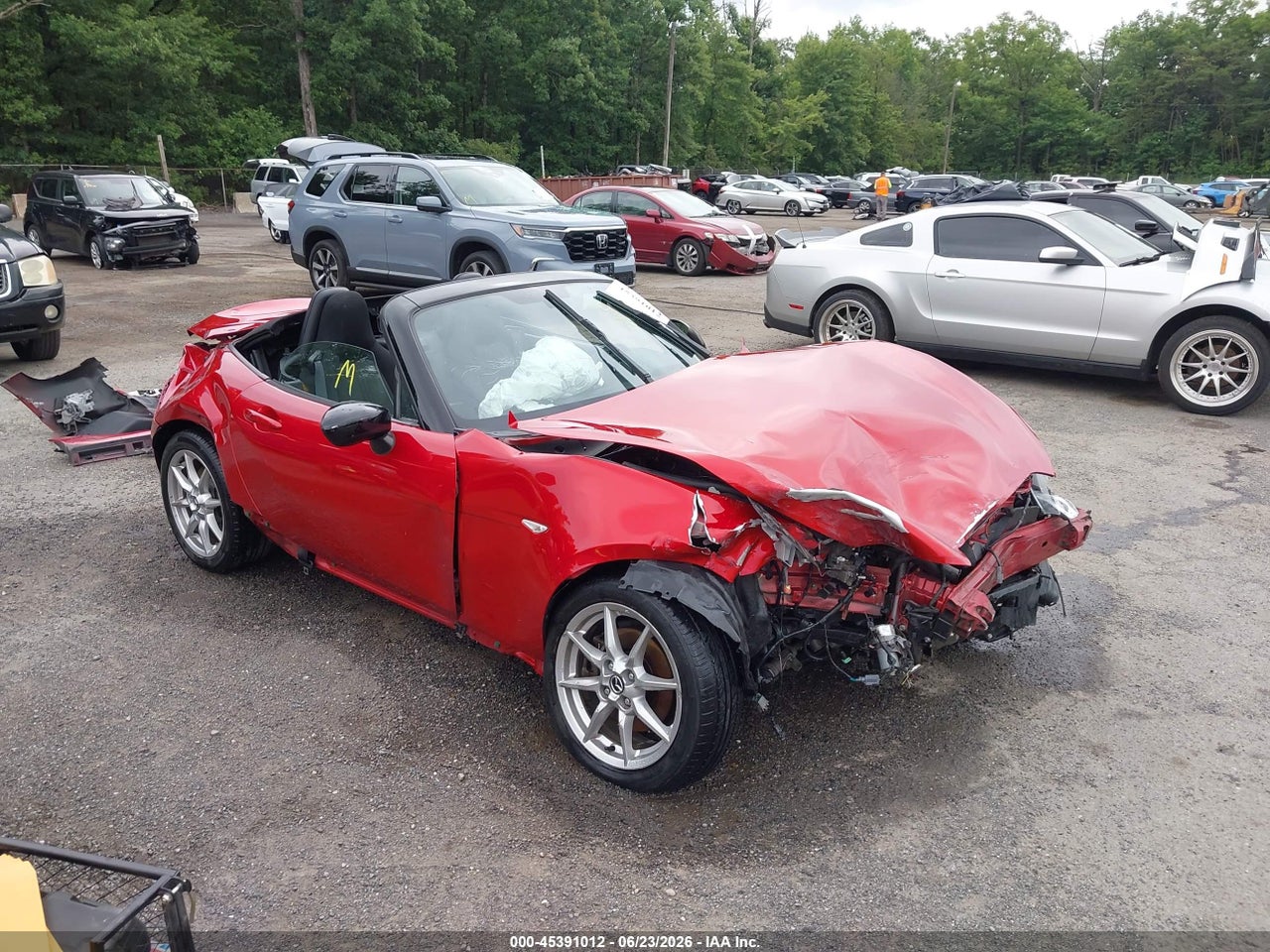 JM1NDAB71H0****** · 2017 MAZDA MX-5 MIATA SPORT