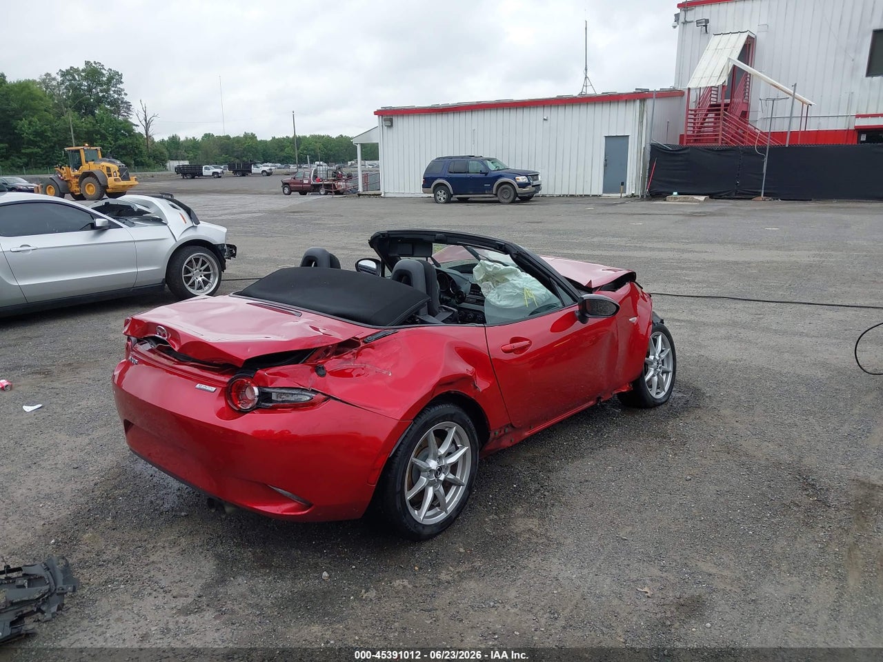 2017 MAZDA MX-5 MIATA SPORT · 4/10