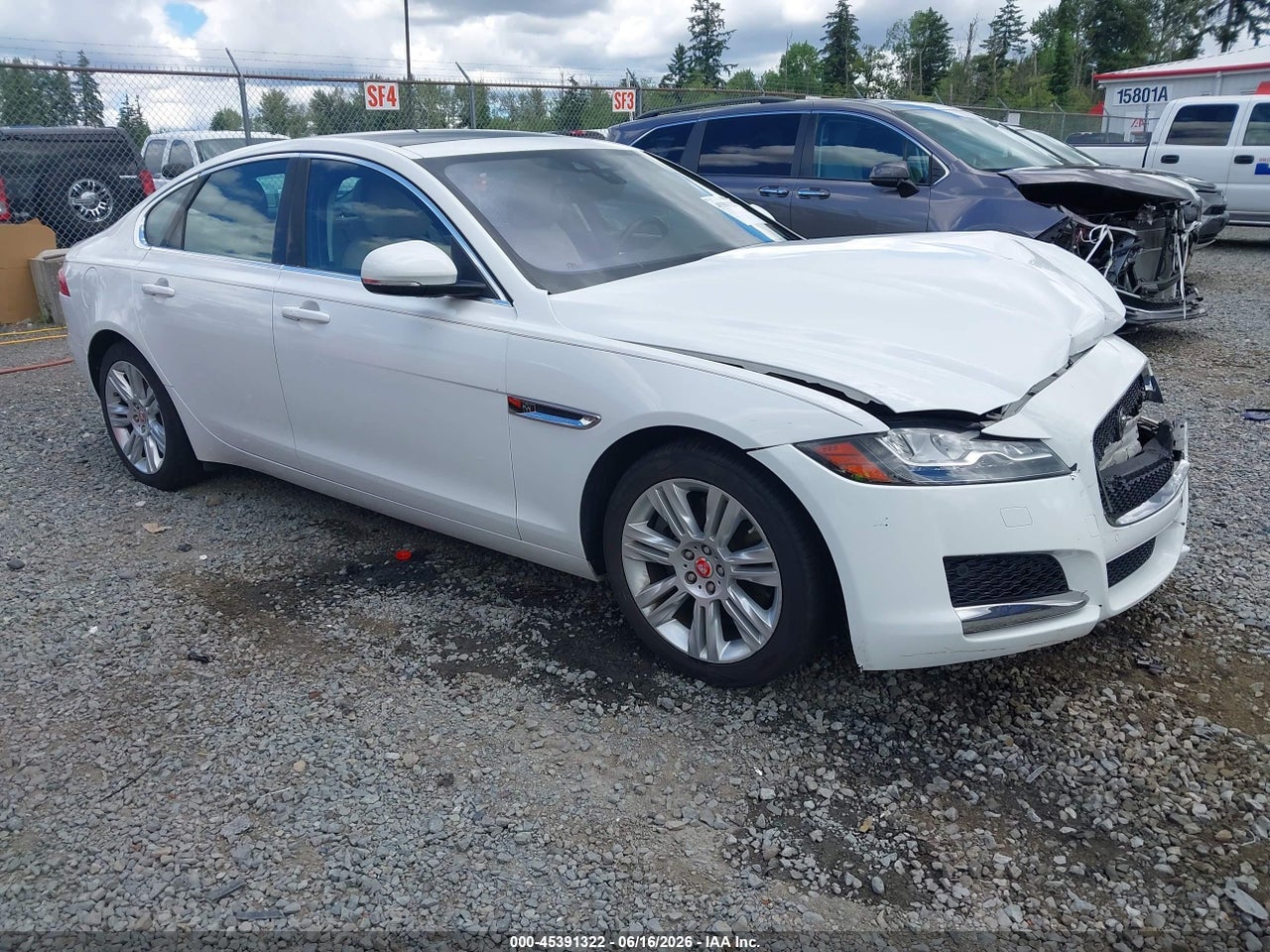 SAJBK4BV3GC****** · 2016 JAGUAR XF 35T PRESTIGE