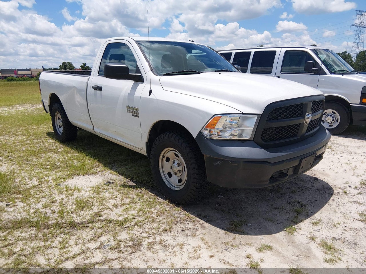 3C6JR7DG2LG****** · 2020 RAM 1500 CLASSIC TRADESMAN  4X4 8' BOX