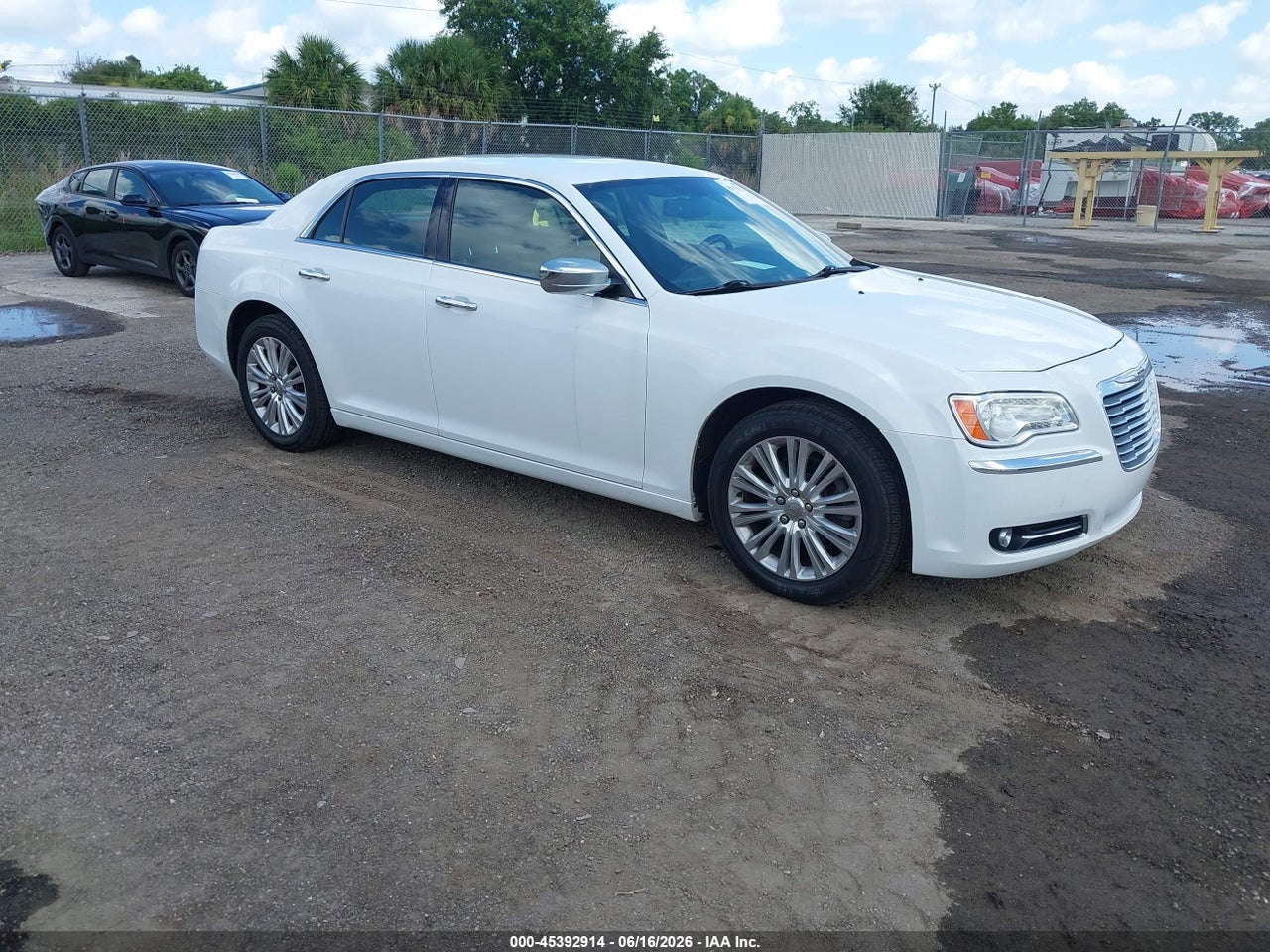2C3CCAKG1DH****** · 2013 CHRYSLER 300C AWD