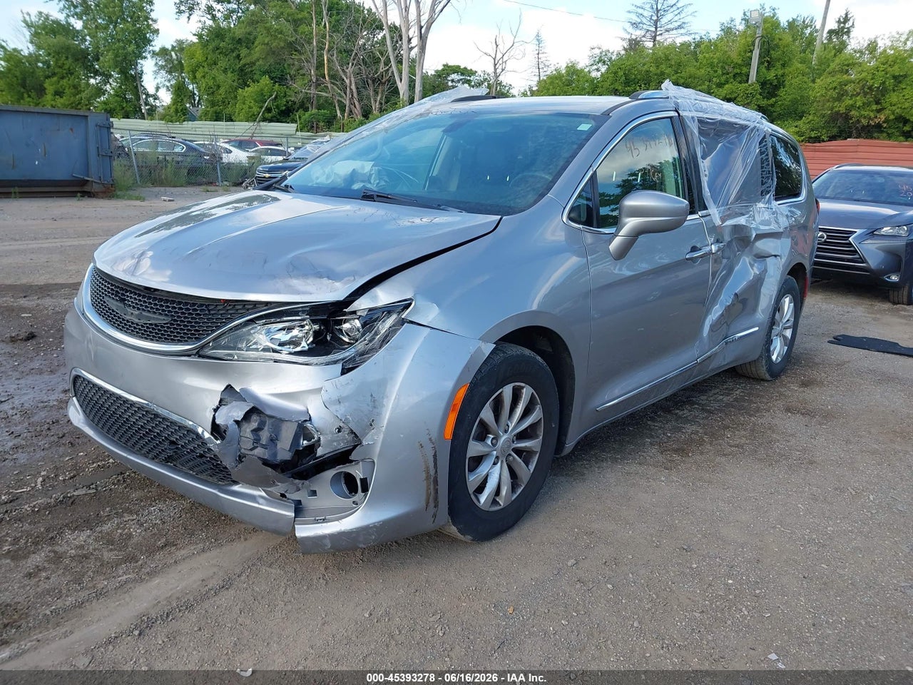 2017 CHRYSLER PACIFICA TOURING-L PLUS · 2/11