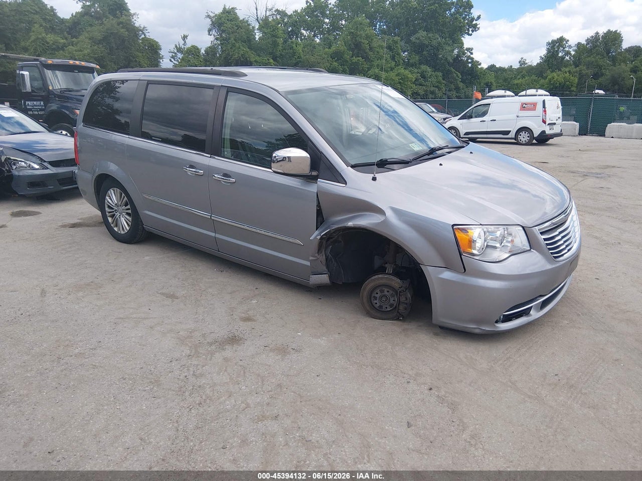 2C4RC1CG7FR****** · 2015 CHRYSLER TOWN &amp; COUNTRY TOURING-L