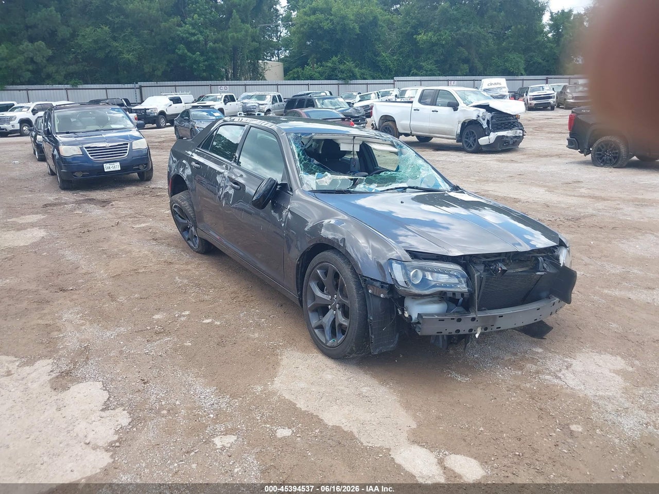 2C3CCAAG8NH****** · 2022 CHRYSLER 300 TOURING