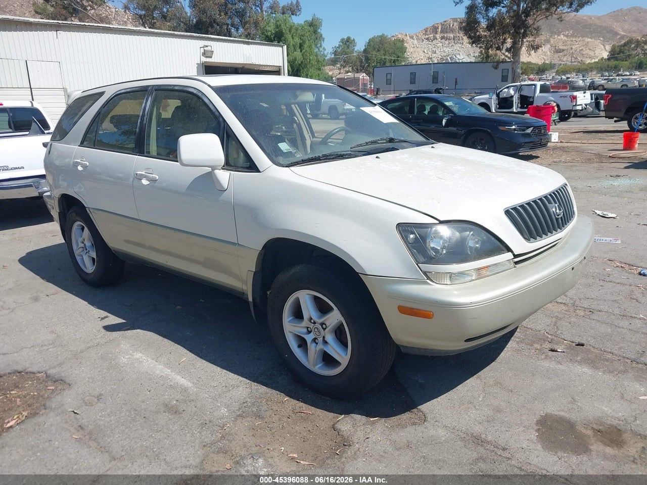 JT6HF10U2X0****** · 1999 LEXUS RX 300