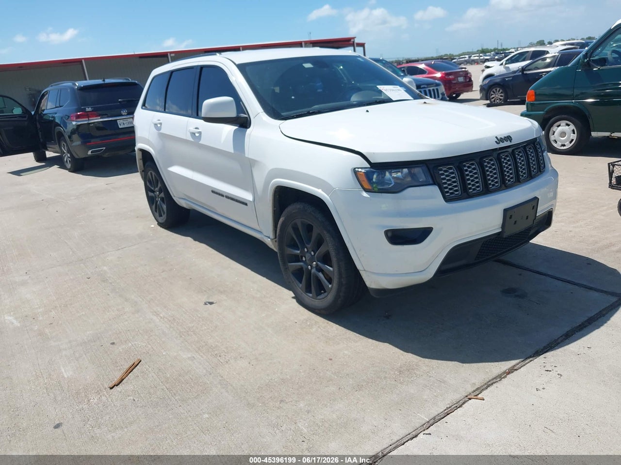 1C4RJEAG9JC****** · 2018 JEEP GRAND CHEROKEE ALTITUDE 4X2