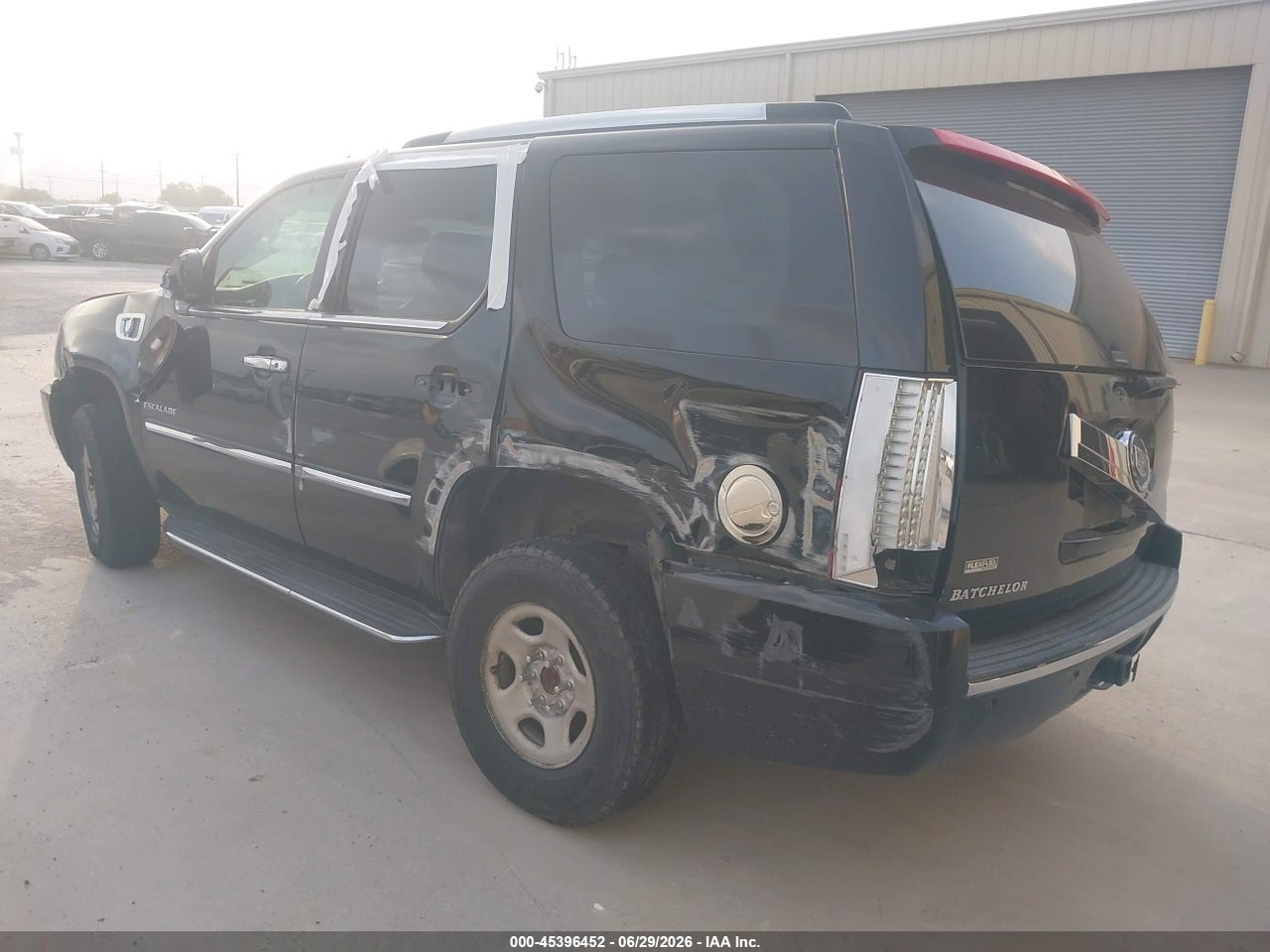 2010 CADILLAC ESCALADE LUXURY · 3/11