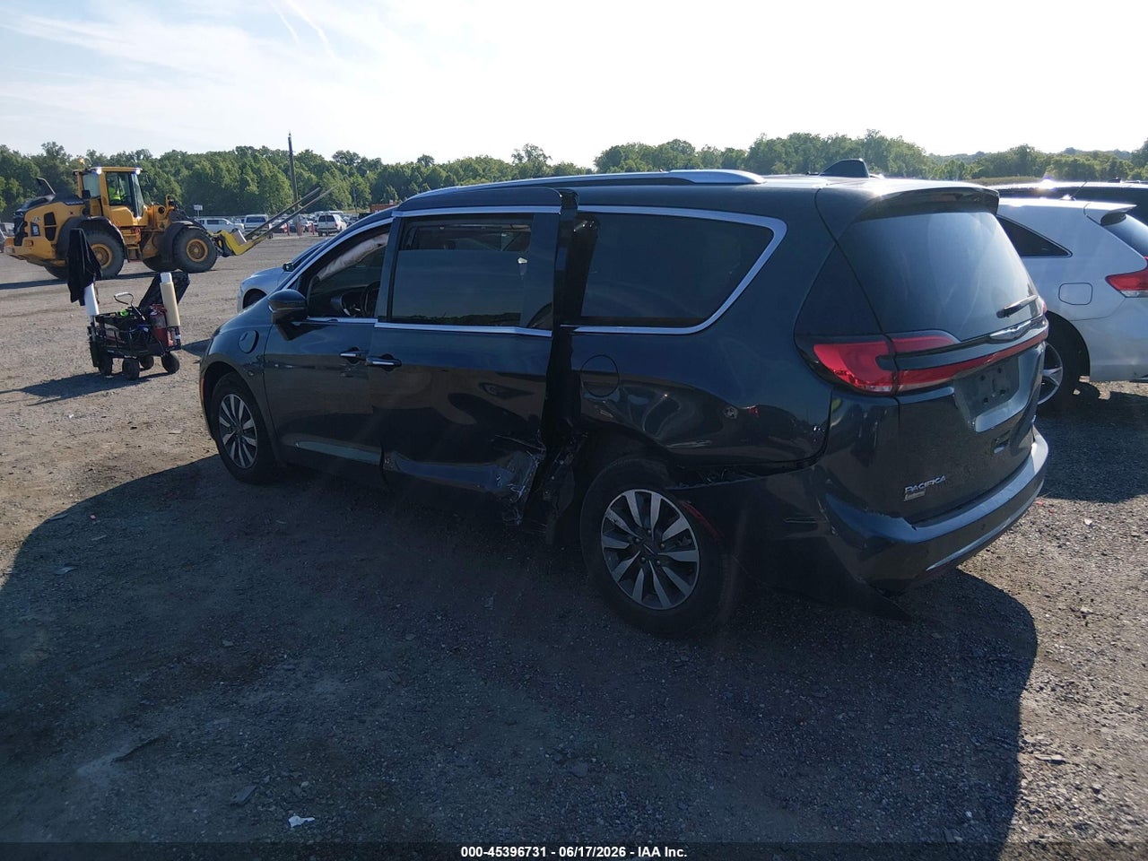 2021 CHRYSLER PACIFICA HYBRID TOURING L · 3/11