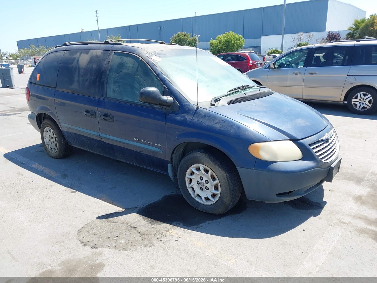 1C4GJ25361B****** · 2001 CHRYSLER VOYAGER