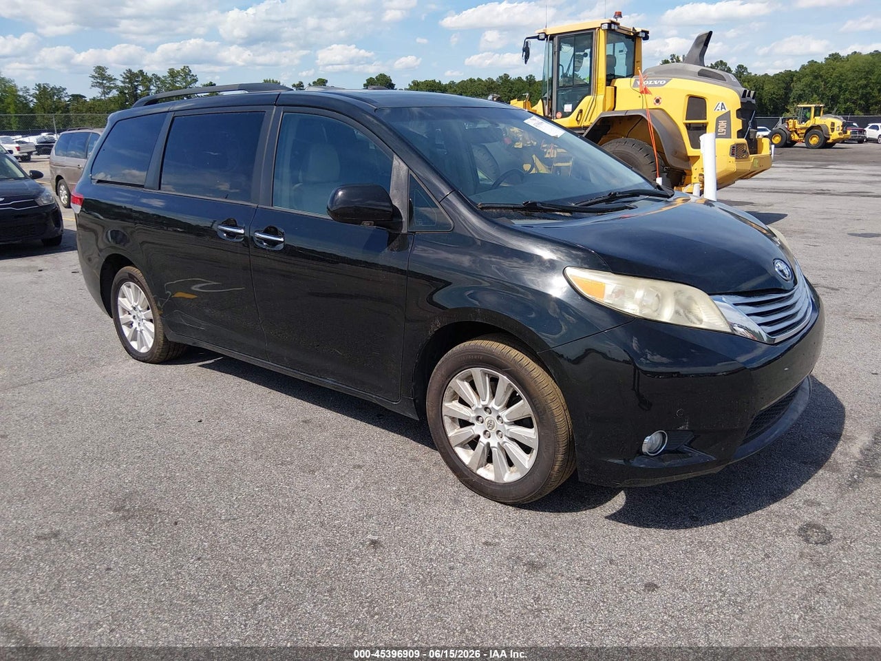 5TDDK3DC3BS****** · 2011 TOYOTA SIENNA LIMITED