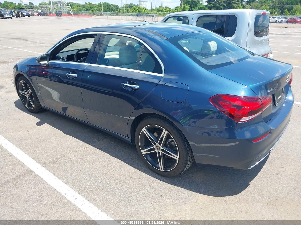 2022 MERCEDES-BENZ A 220   · 3/11