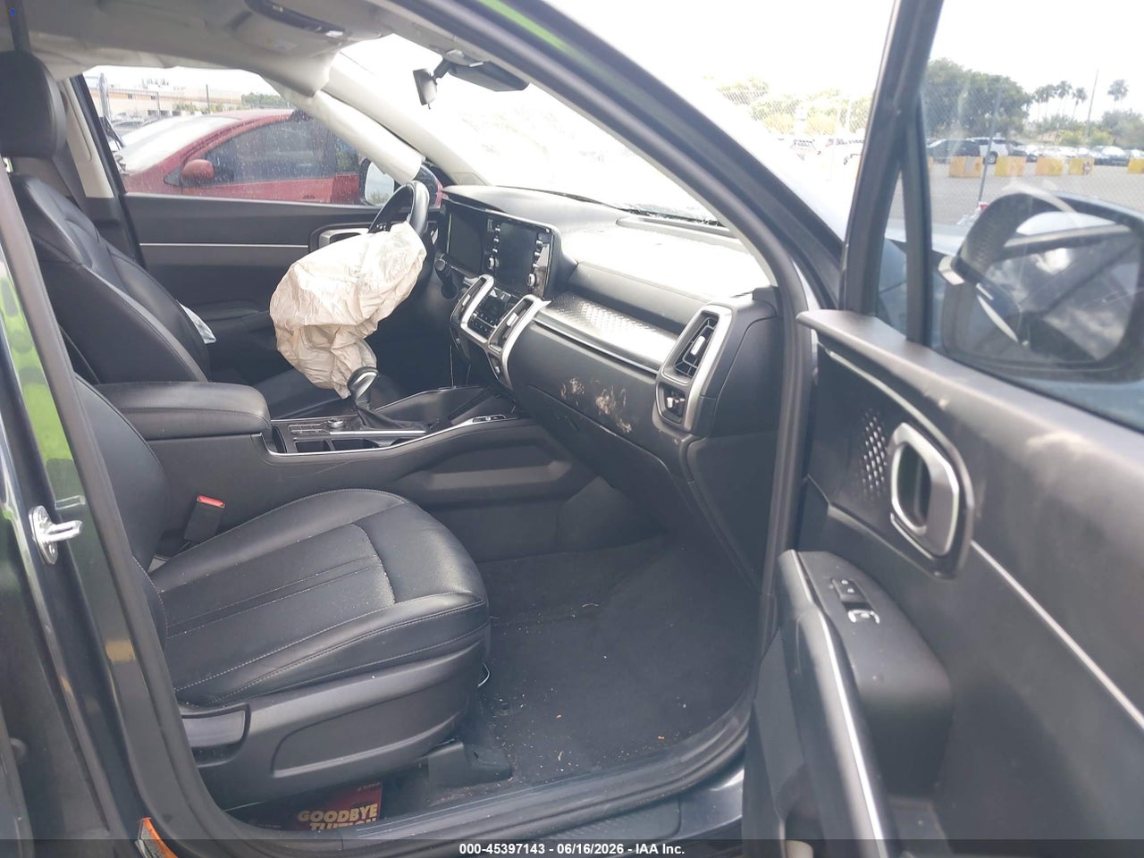 2021 KIA SORENTO S · 5/11