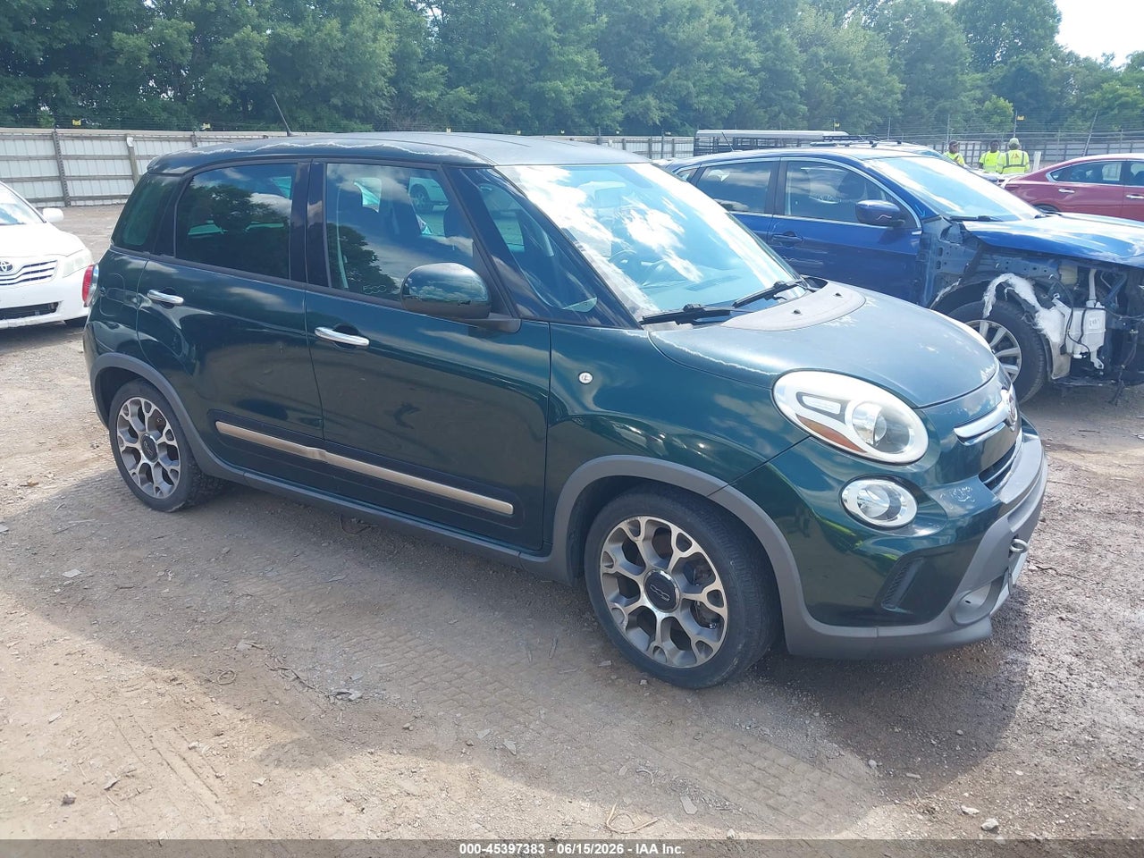 ZFBCFADH1EZ****** · 2014 FIAT 500L TREKKING