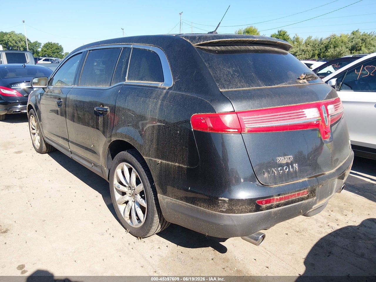 2010 LINCOLN MKT · 3/11