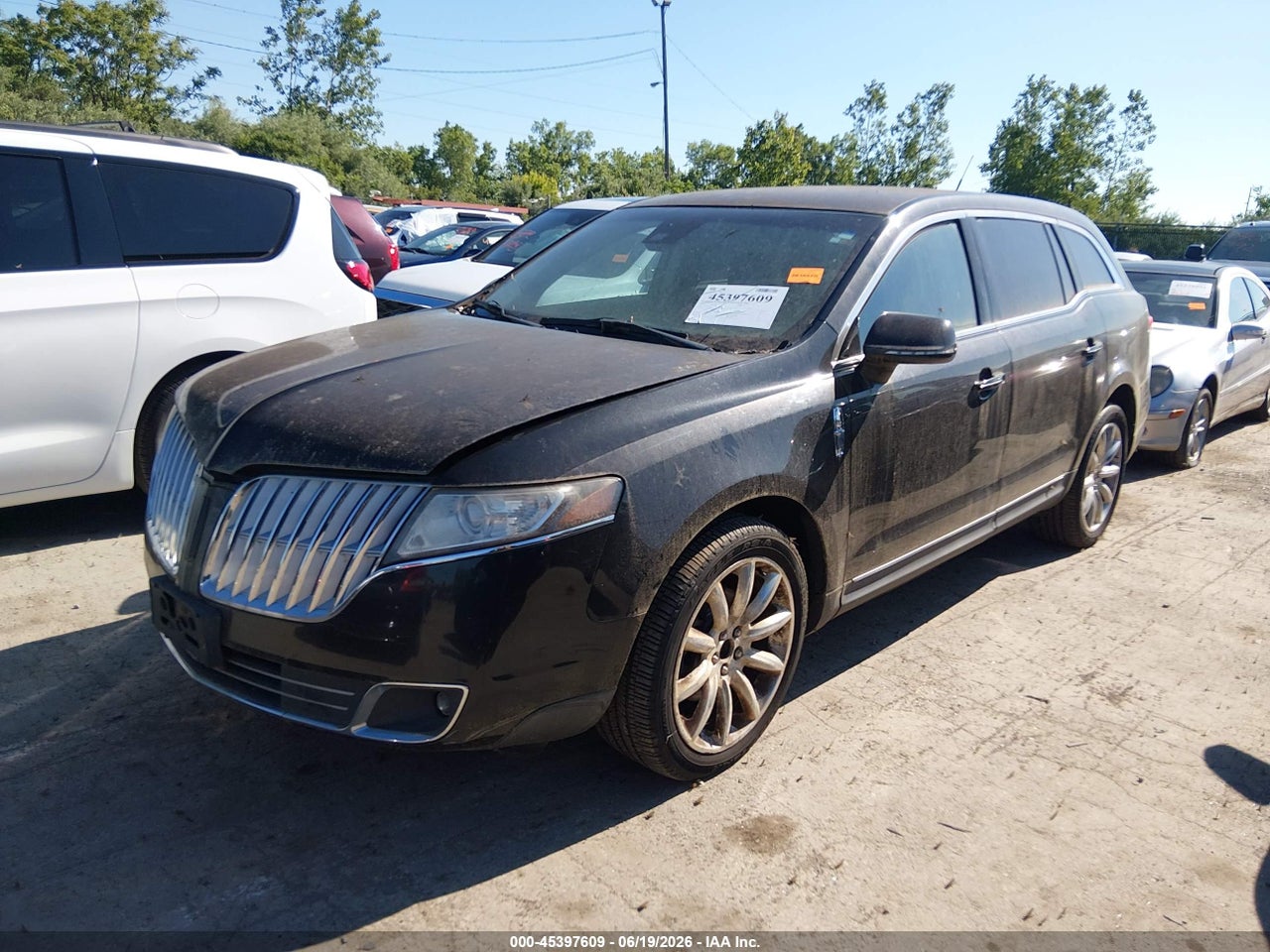 2010 LINCOLN MKT · 2/11