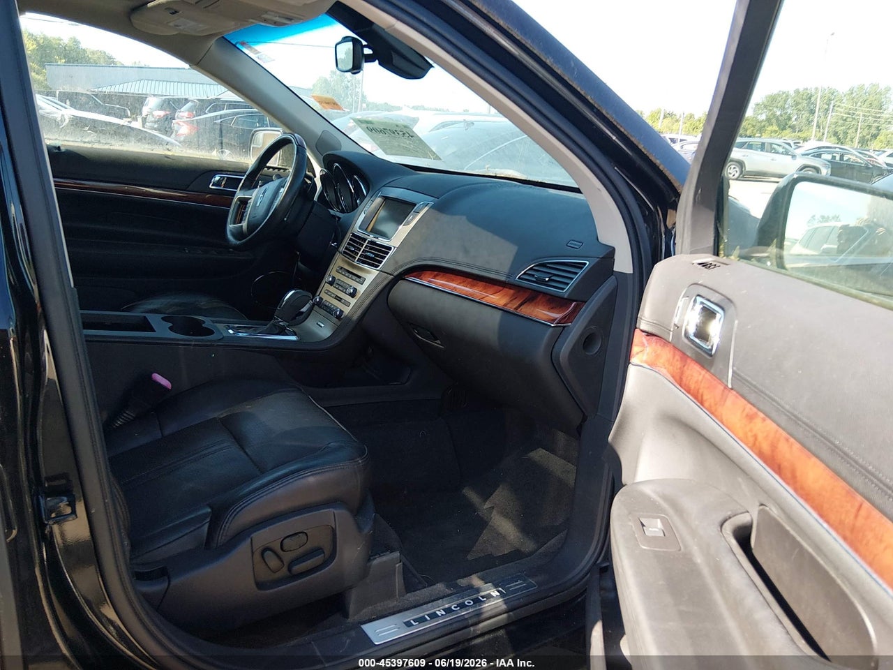 2010 LINCOLN MKT · 5/11