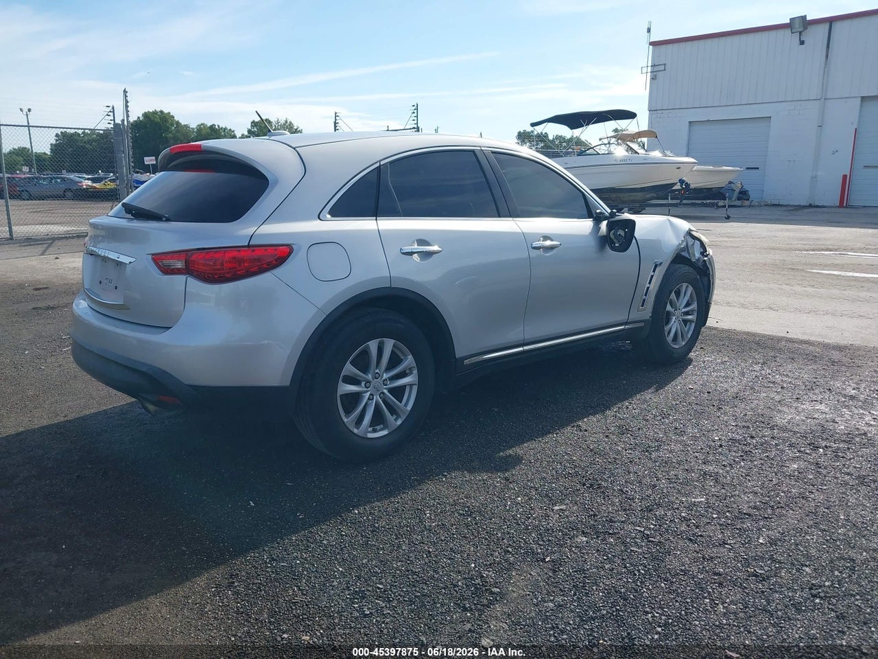 2017 INFINITI QX70 · 4/11