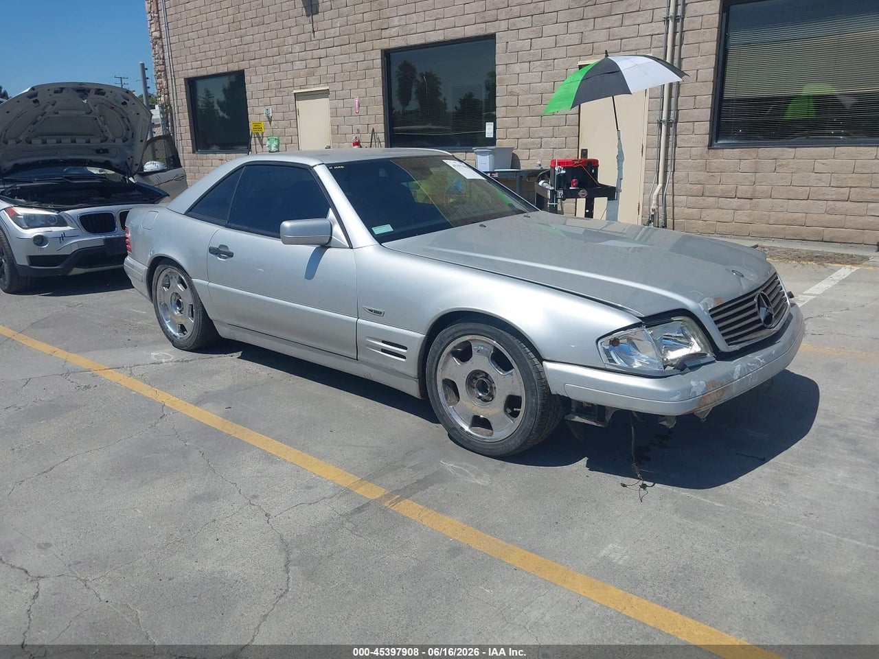 WDBFA67F9WF****** · 1998 MERCEDES-BENZ SL 500